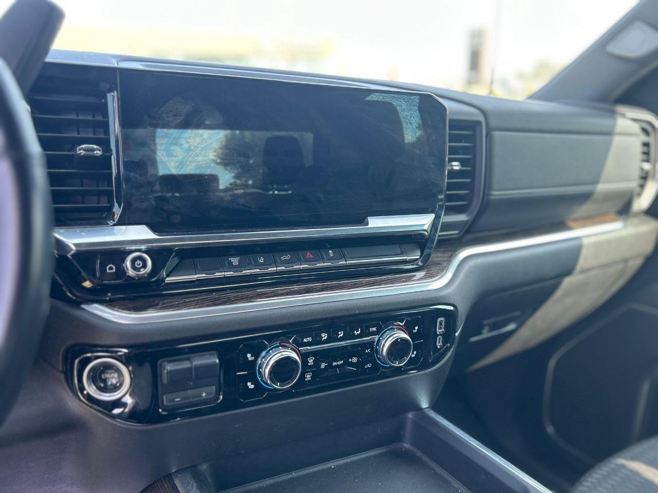 2024 GMC Sierra SLE Photo