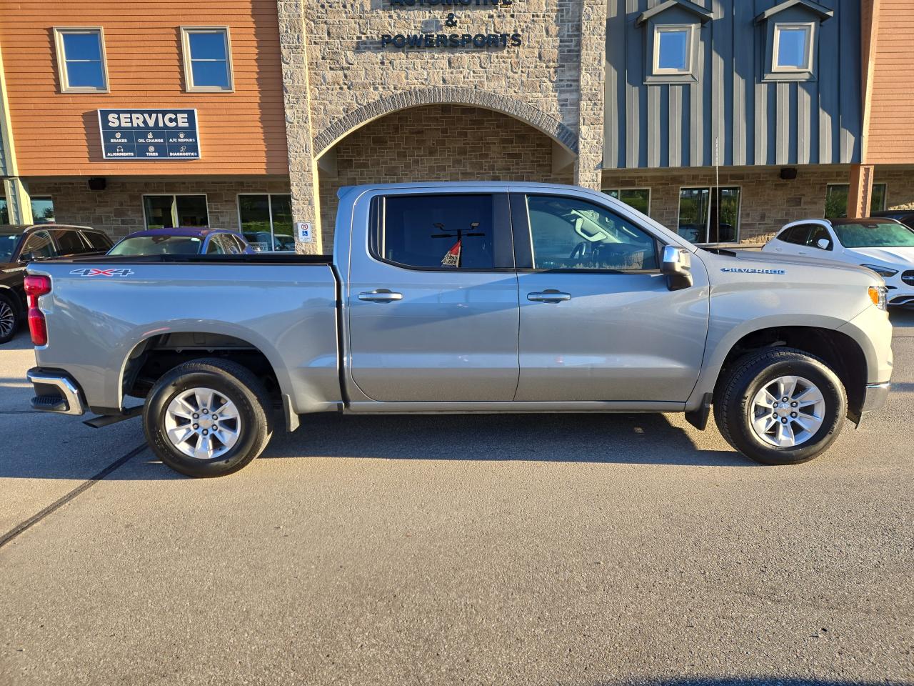 2025 Chevrolet Silverado 1500 LT Photo
