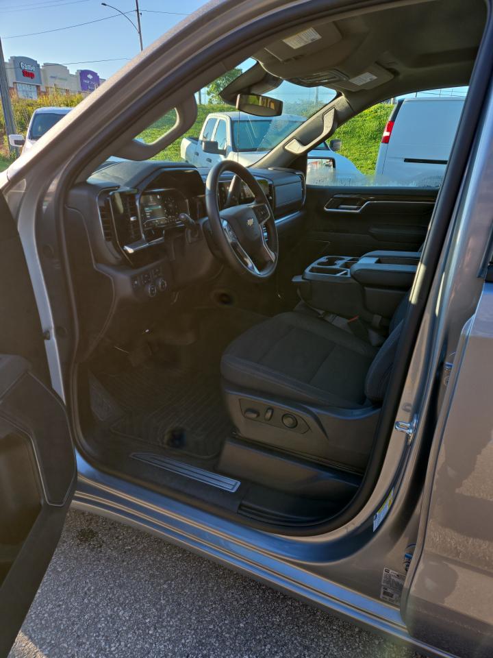 2025 Chevrolet Silverado 1500 LT Photo