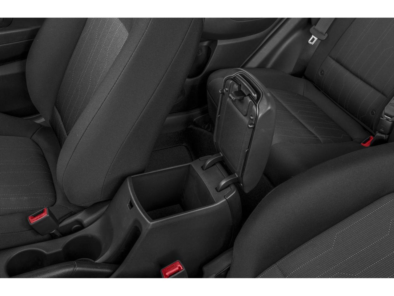 2025 Hyundai Venue Essential Photo10