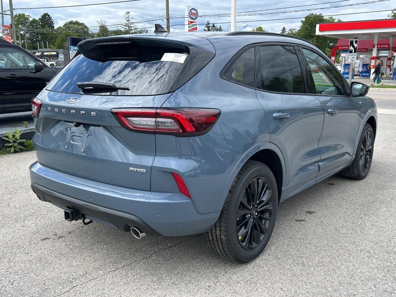 2025 Ford Escape ST-Line Elite  - Sunroof Photo4