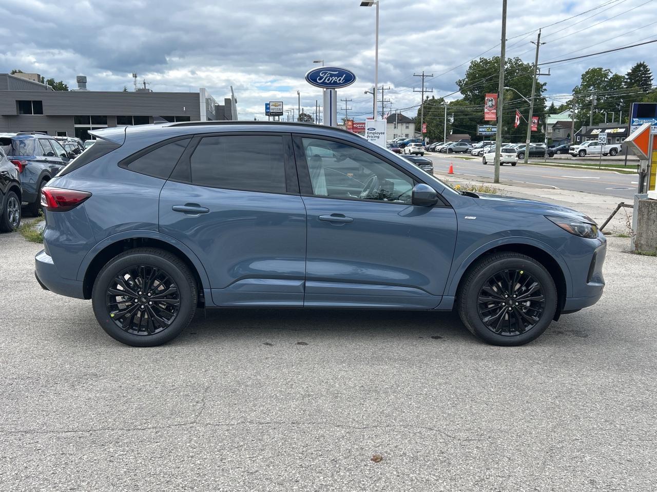 2025 Ford Escape ST-Line Elite  - Sunroof Photo3