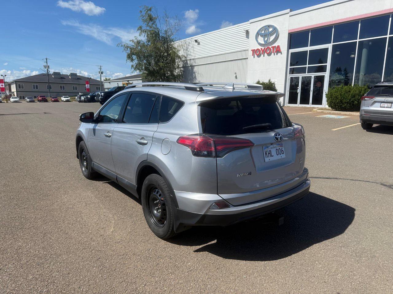 2018 Toyota RAV4 LE Photo