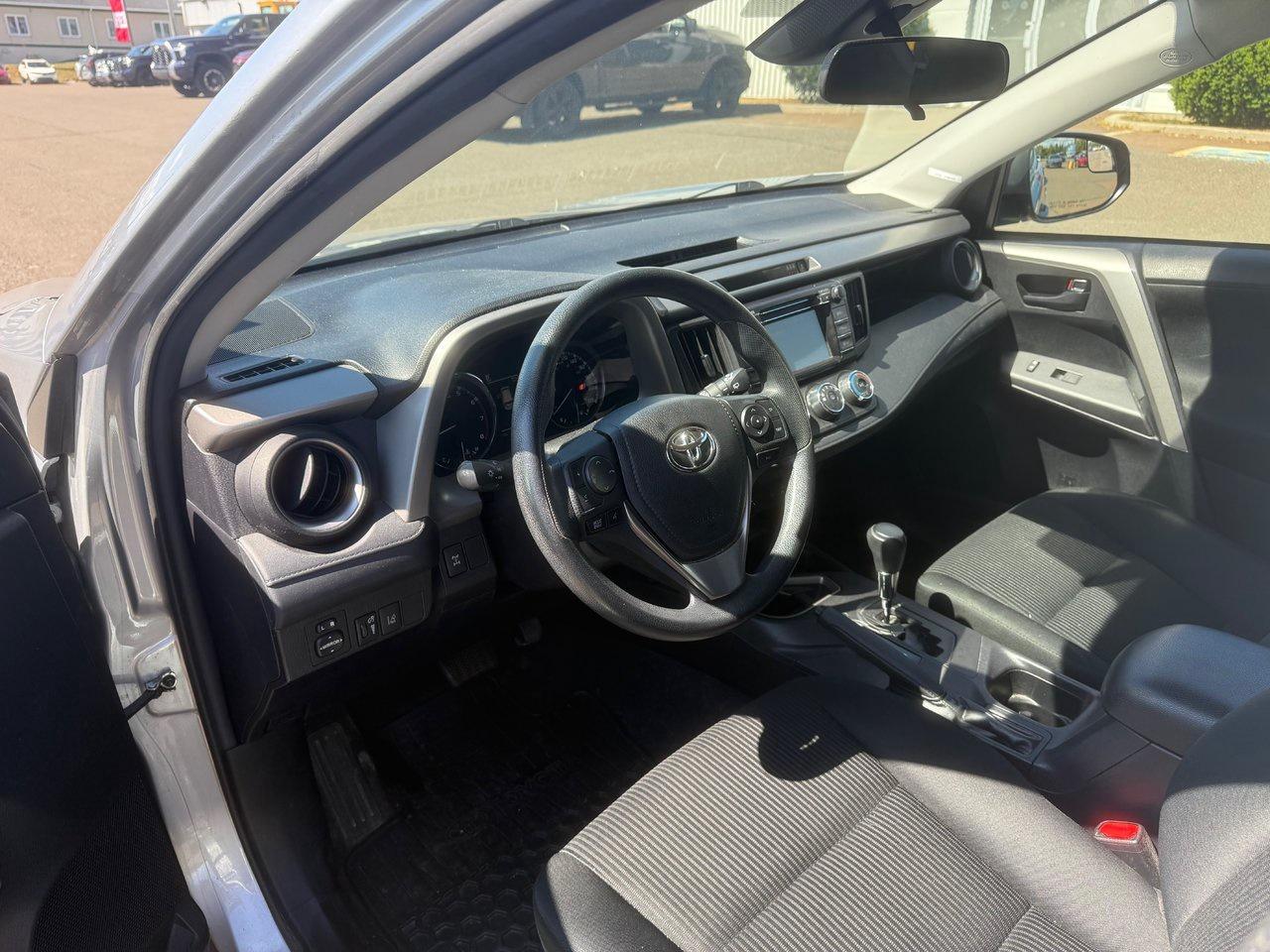 2018 Toyota RAV4 LE Photo
