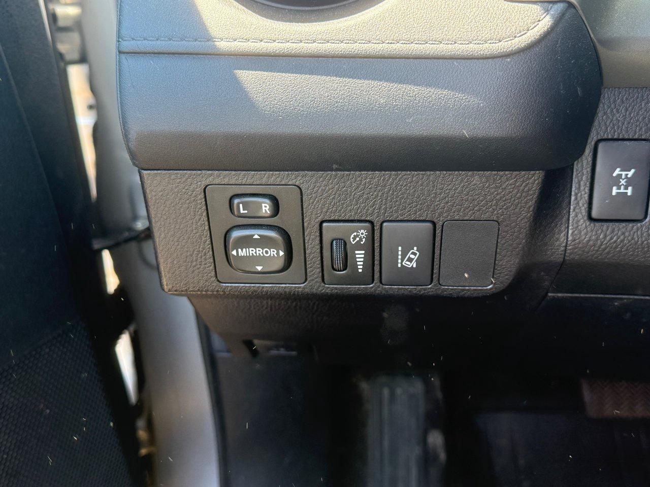 2018 Toyota RAV4 LE Photo
