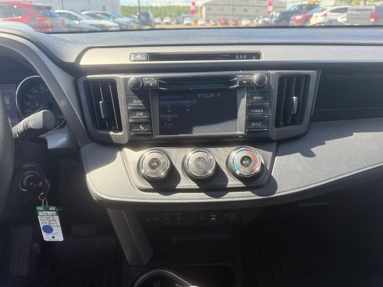 2018 Toyota RAV4 LE Photo
