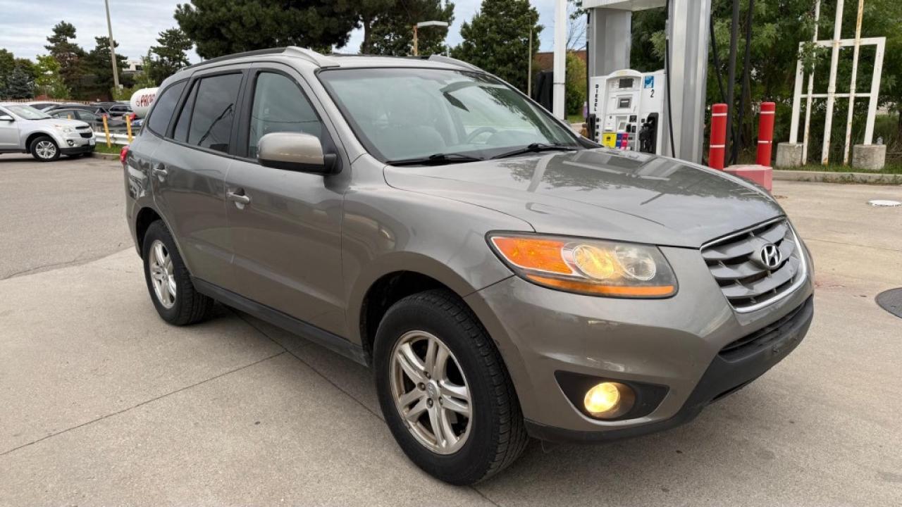 2011 Hyundai Santa Fe Front-wheel Drive 4dr V6 Automatic GL Photo2