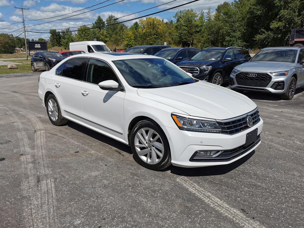 2018 Volkswagen Passat SE - Photo #3