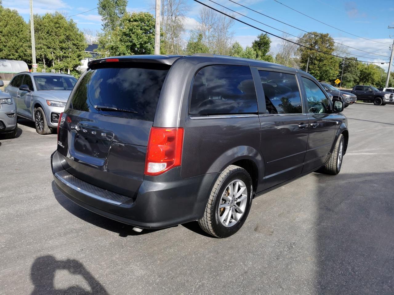 2014 Dodge Grand Caravan SE - Photo #5