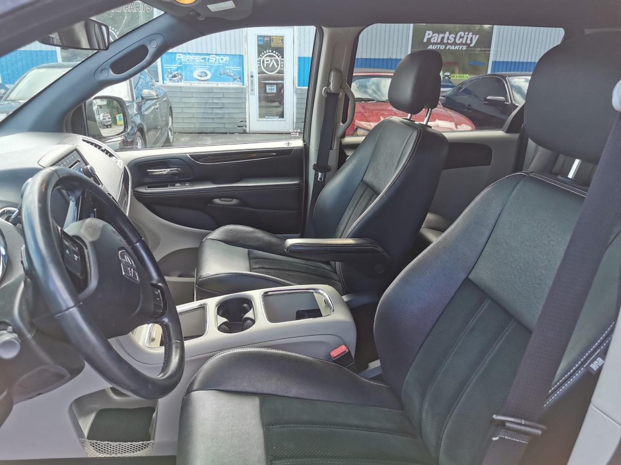 2014 Dodge Grand Caravan SE - Photo #12