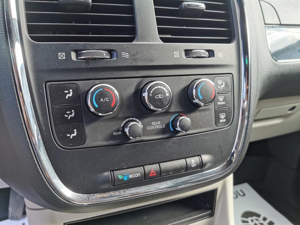 2014 Dodge Grand Caravan SE - Photo #18