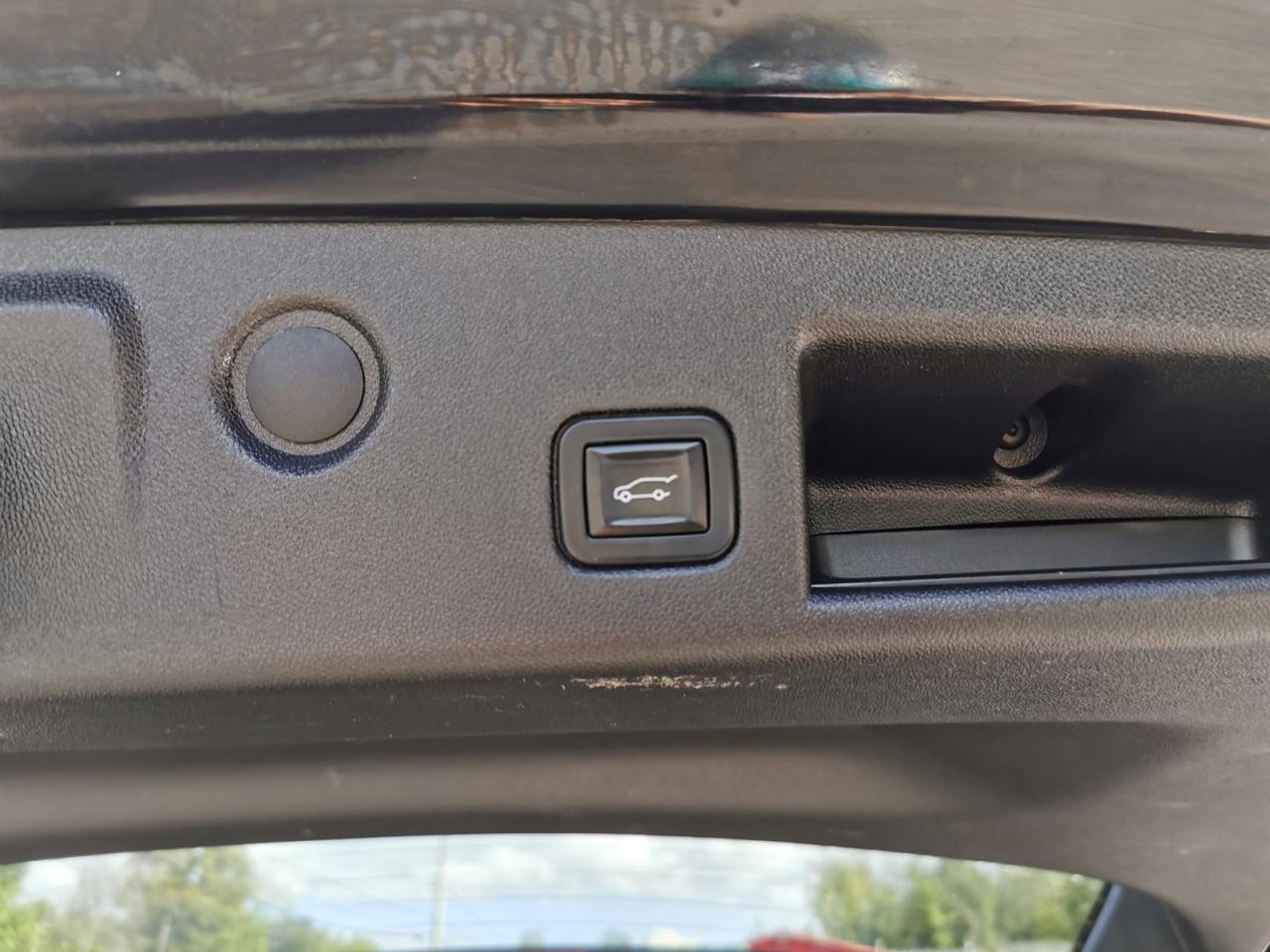 2018 Chevrolet Equinox LT - Photo #24