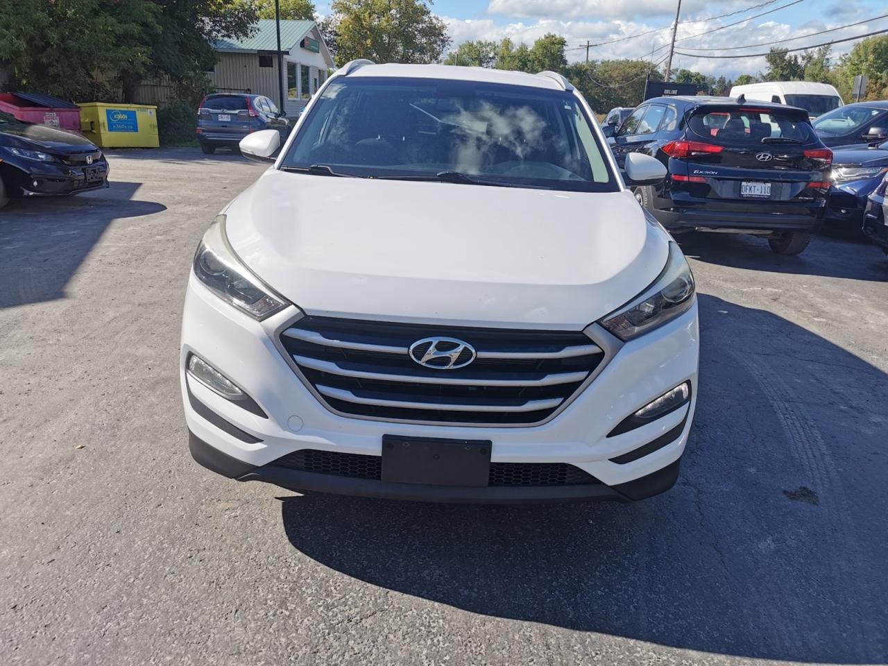 2017 Hyundai Tucson SE - Photo #2