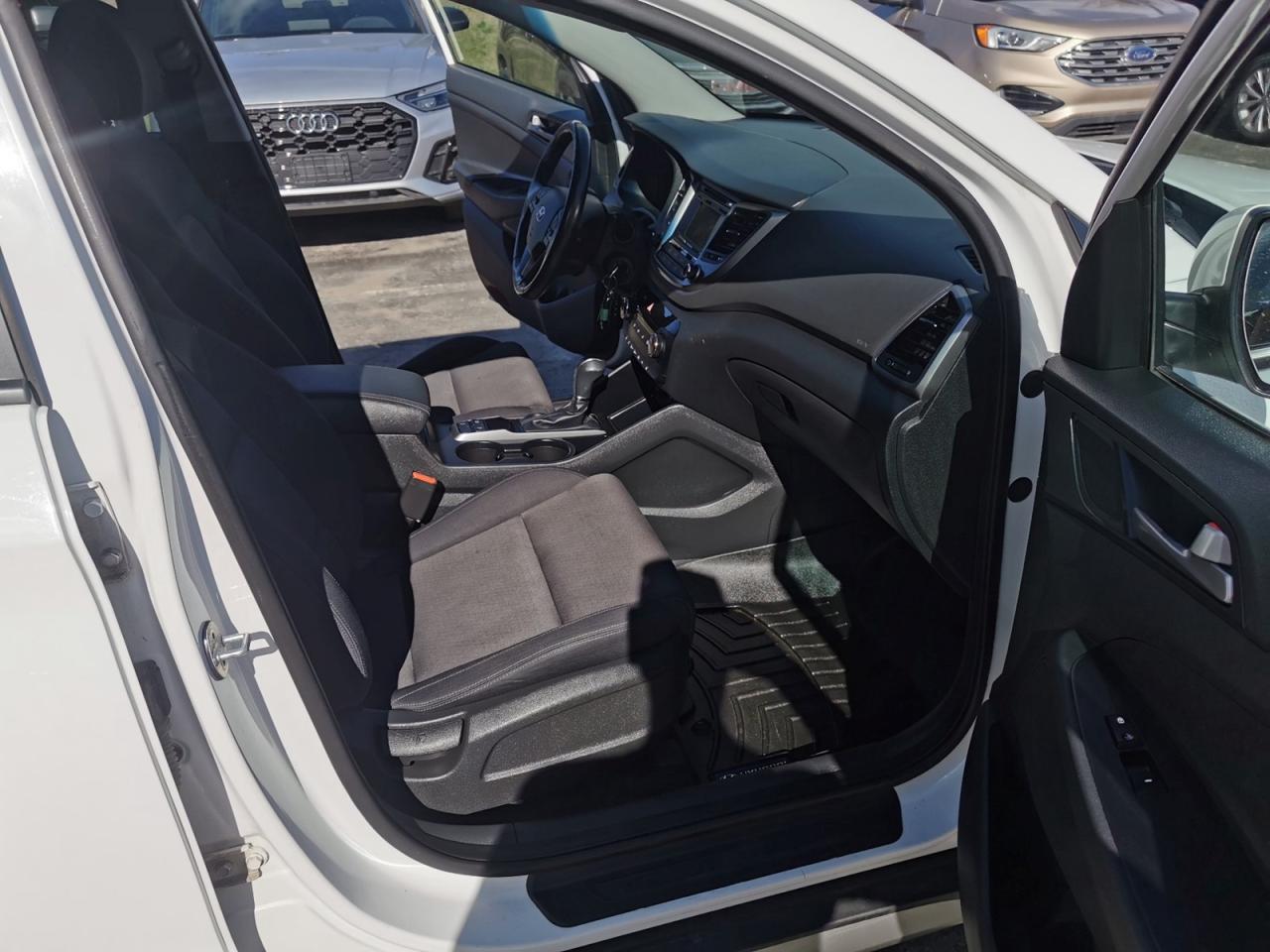 2017 Hyundai Tucson SE - Photo #26