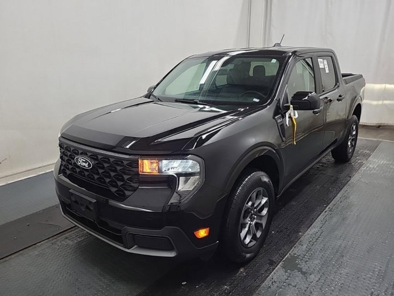 Used 2025 Ford Maverick XLT AWD | 4k Tow Pack | Heated Seats + Steering | Remote Start | Reverse Cam | Carplay | and More ! for sale in Guelph, ON