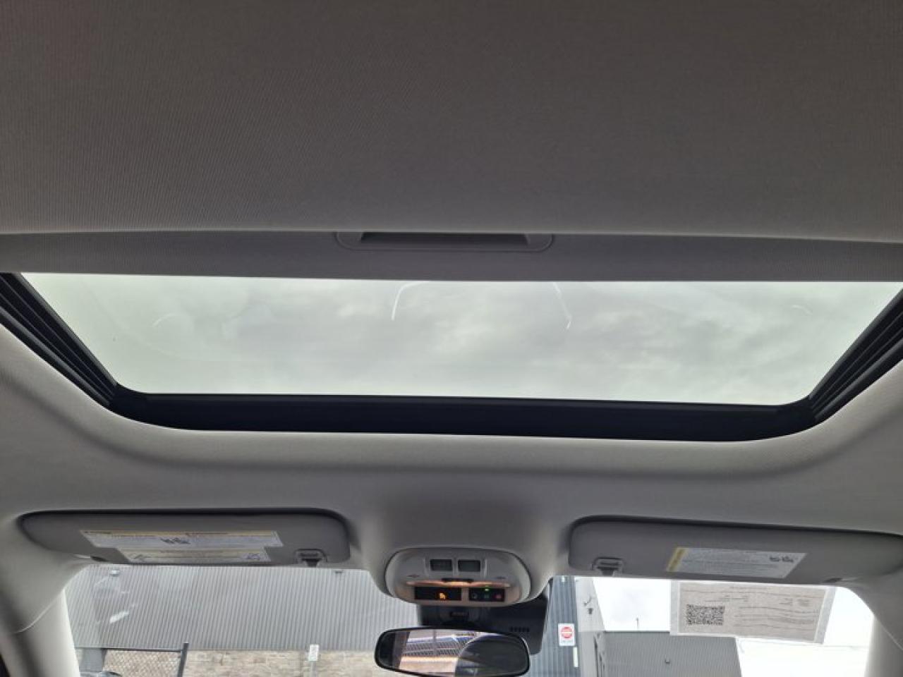 2024 Chevrolet Trax LT | Sunroof | Apple CarPlay | Android Auto | Heated Seats & Steering | Cruise Control | and More ! Photo