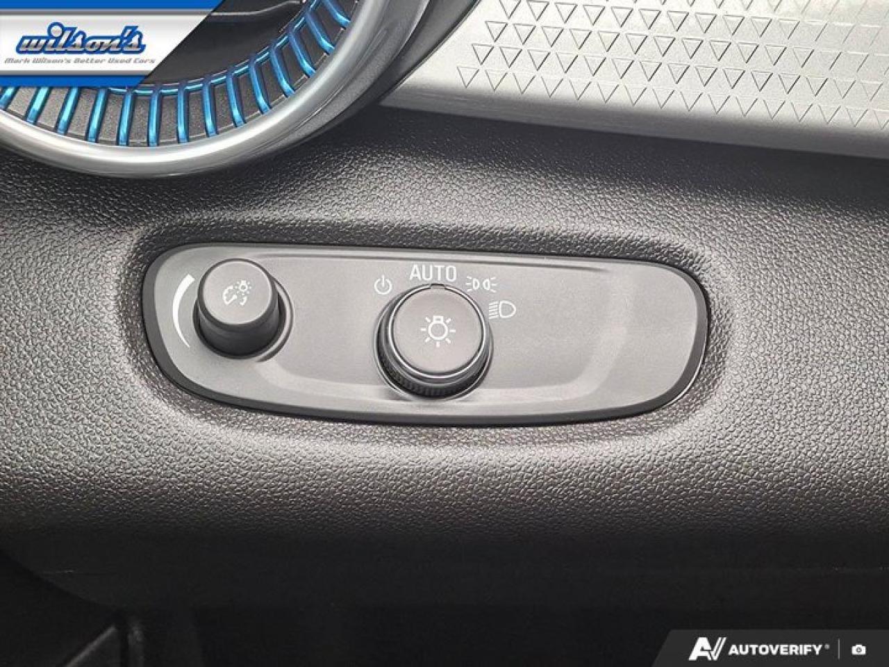 2024 Chevrolet Trax LT | Sunroof | Apple CarPlay | Android Auto | Heated Seats & Steering | Cruise Control | and More ! Photo