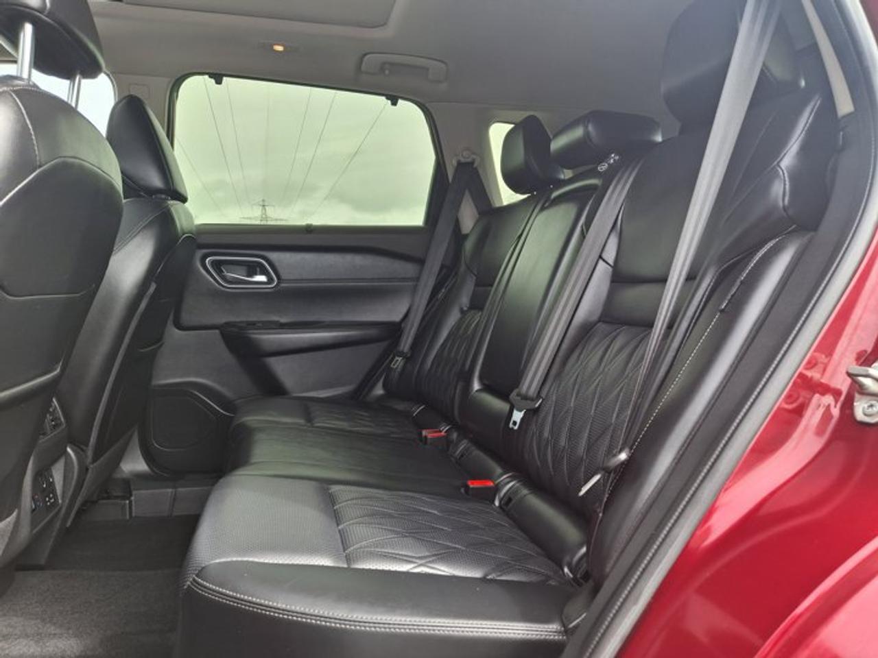 2023 Nissan Rogue Platinum AWD | Quilted Leather | Pano Roof | Nav | Adaptive Cruise | 360 Camera | and More ! Photo