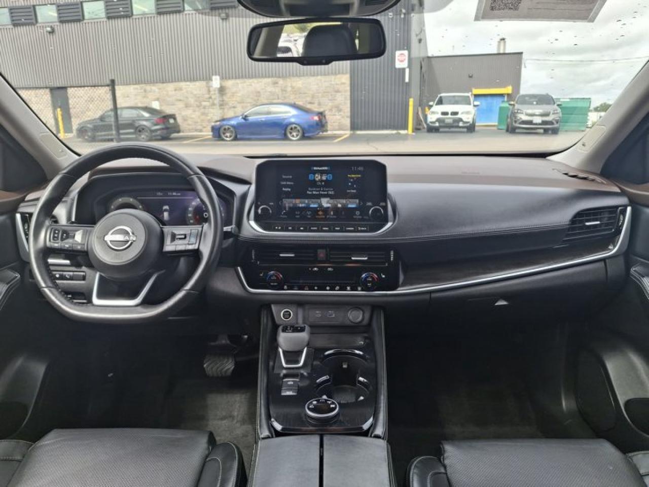 2023 Nissan Rogue Platinum AWD | Quilted Leather | Pano Roof | Nav | Adaptive Cruise | 360 Camera | and More ! Photo