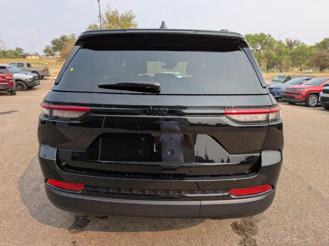 2025 Jeep Grand Cherokee ALTITUDE 4X4 Photo4