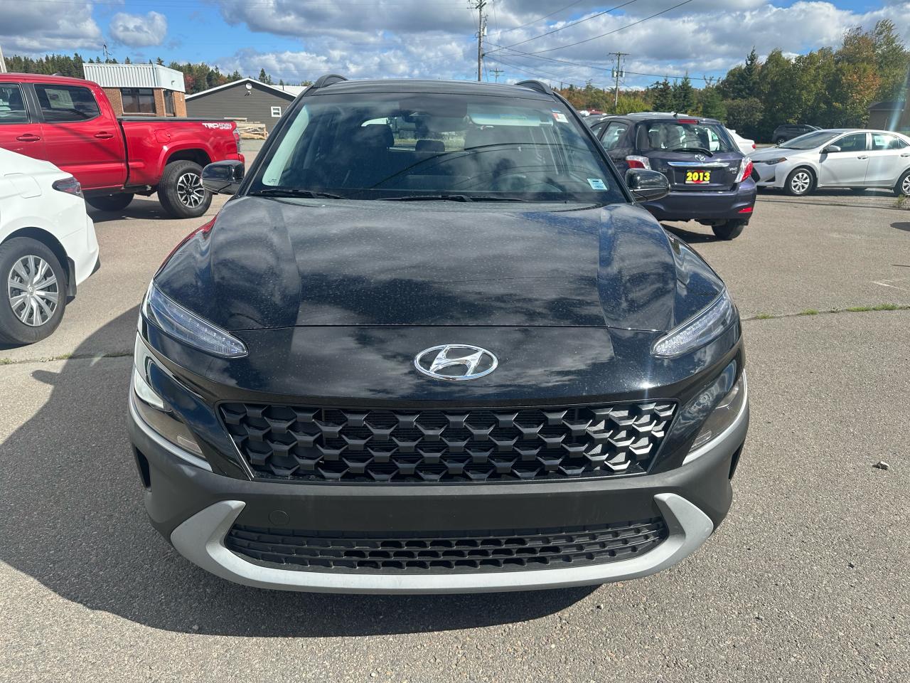 2023 Hyundai KONA Essential Photo1