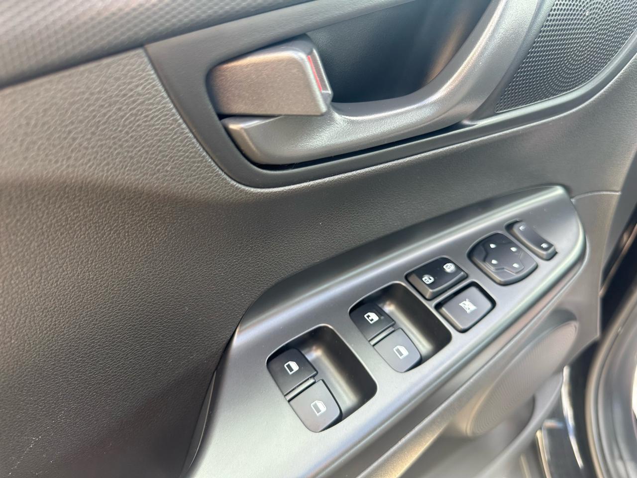2023 Hyundai KONA Essential Photo