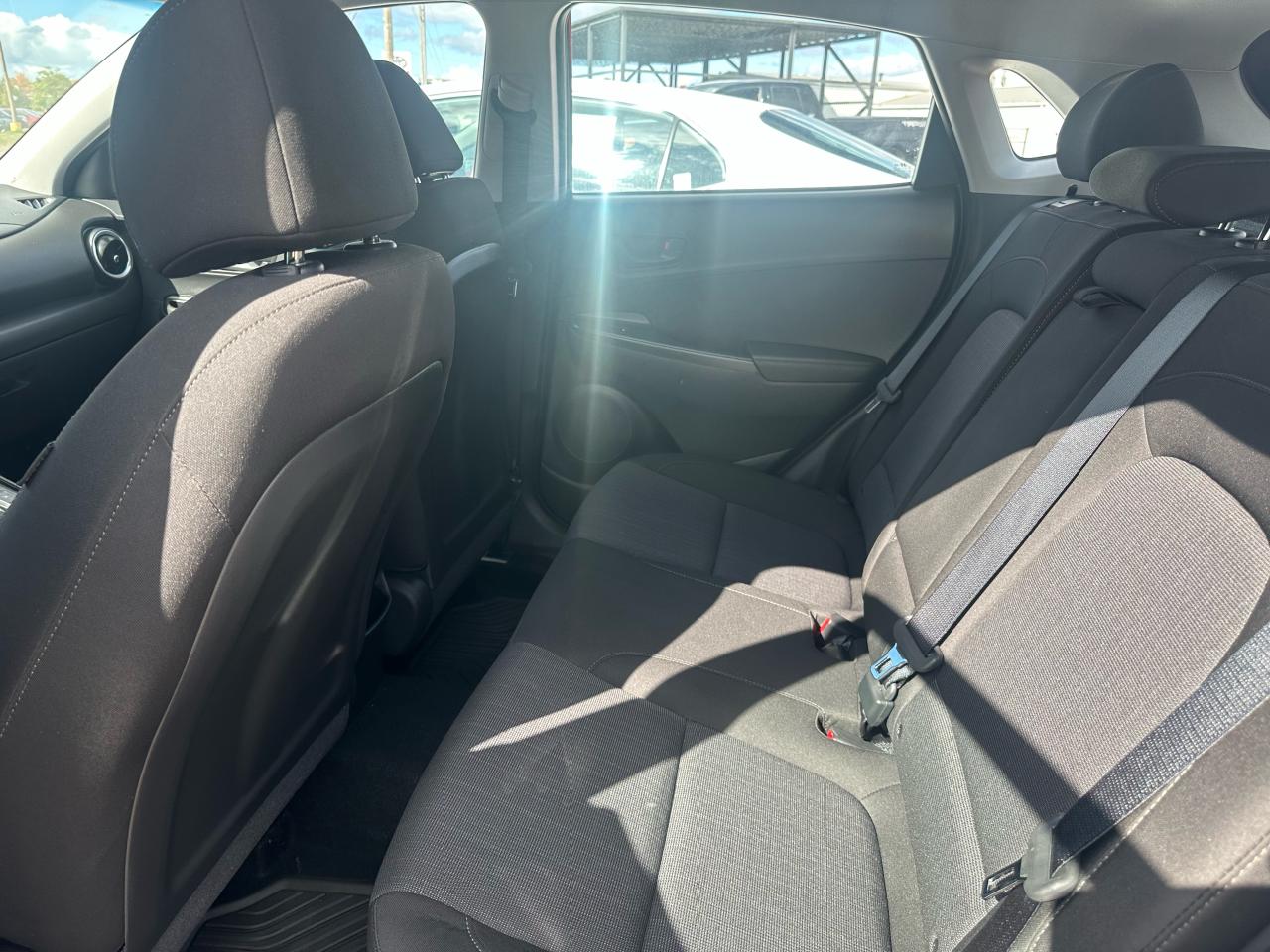 2023 Hyundai KONA Essential Photo