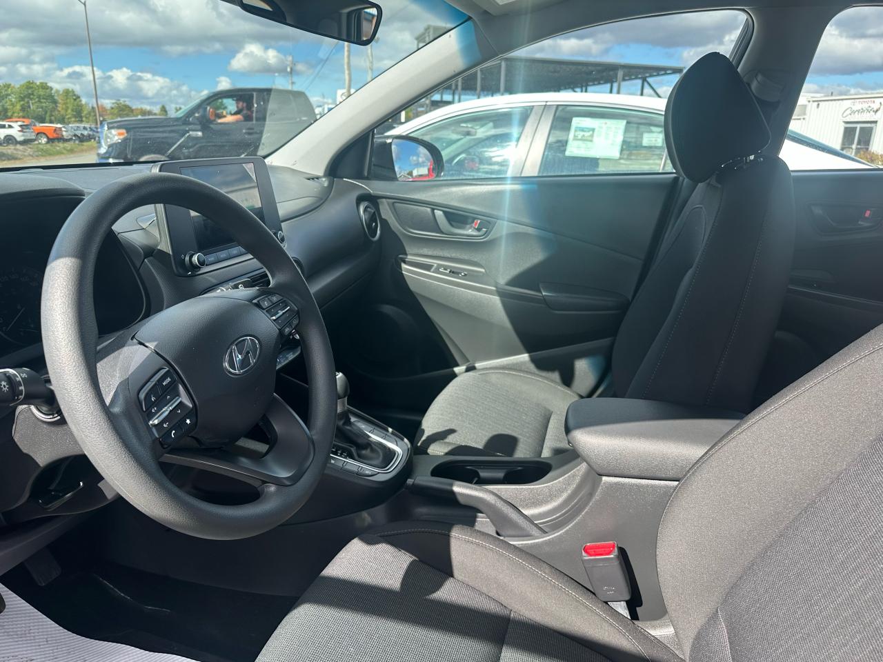 2023 Hyundai KONA Essential Photo