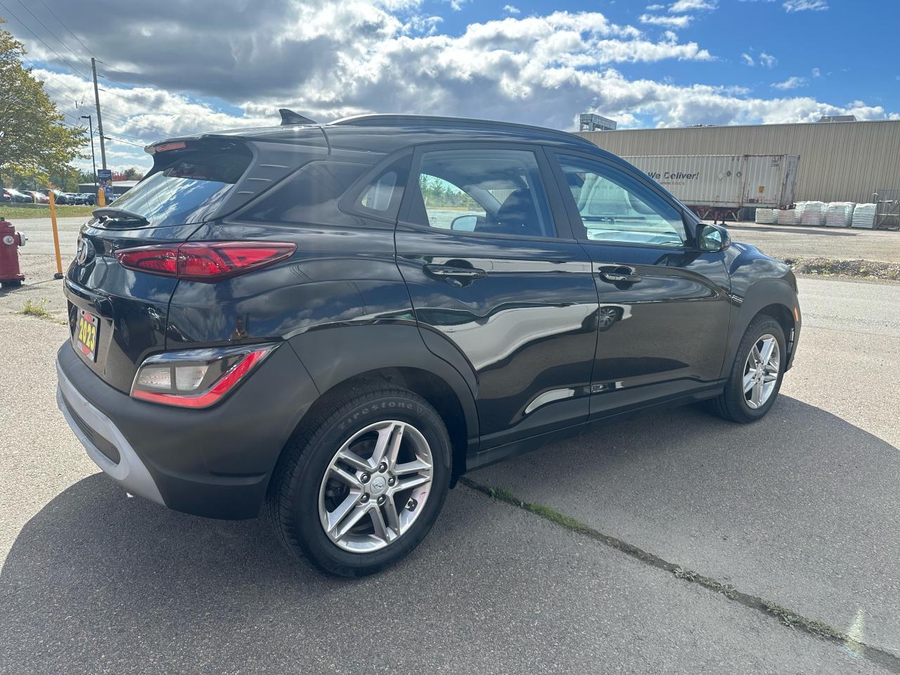2023 Hyundai KONA Essential Photo
