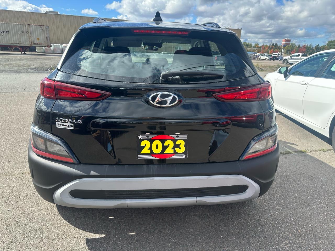 2023 Hyundai KONA Essential Photo4