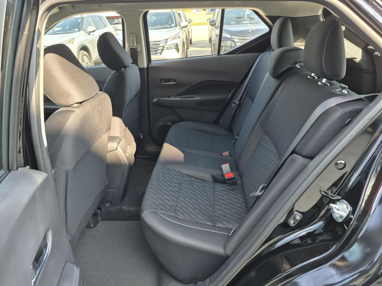 2025 Nissan Kicks Play SV FWD Photo12