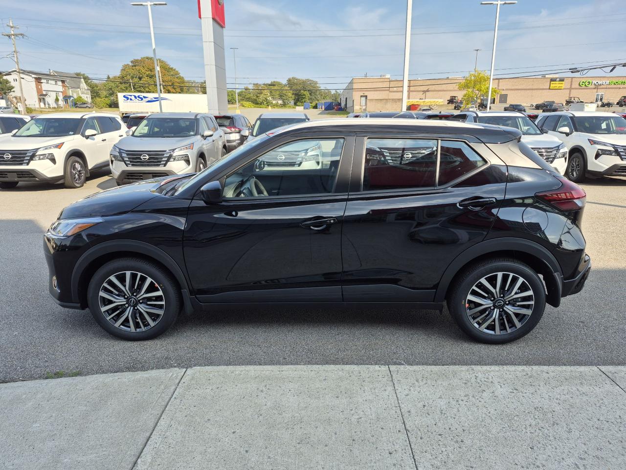 2025 Nissan Kicks Play SV FWD Photo3