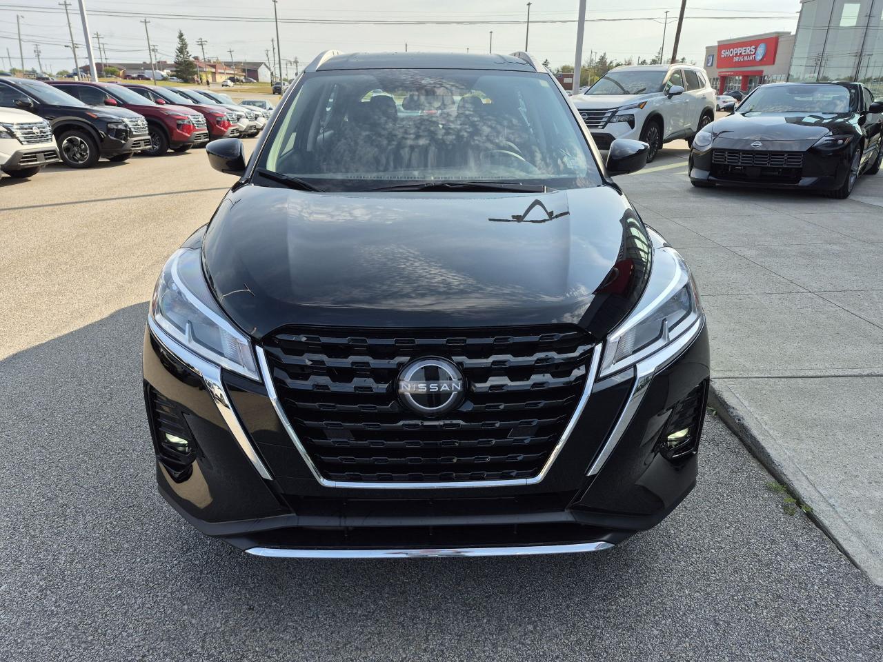 2025 Nissan Kicks Play SV FWD Photo2