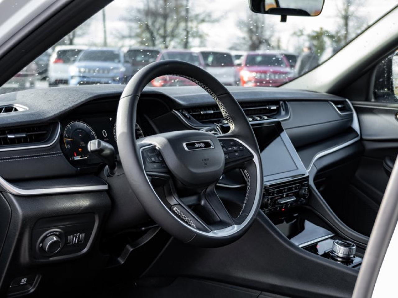 2025 Jeep Grand Cherokee L Altitude Photo2