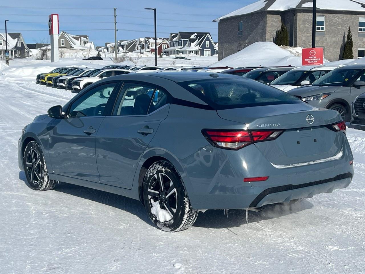 2025 Nissan Sentra SV CVT Photo