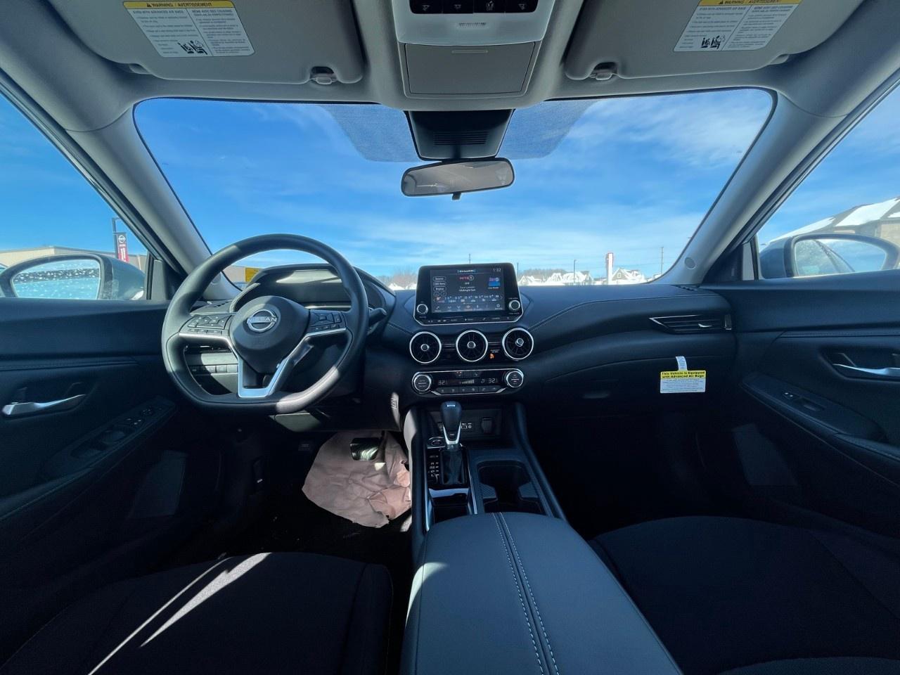 2025 Nissan Sentra SV CVT Photo