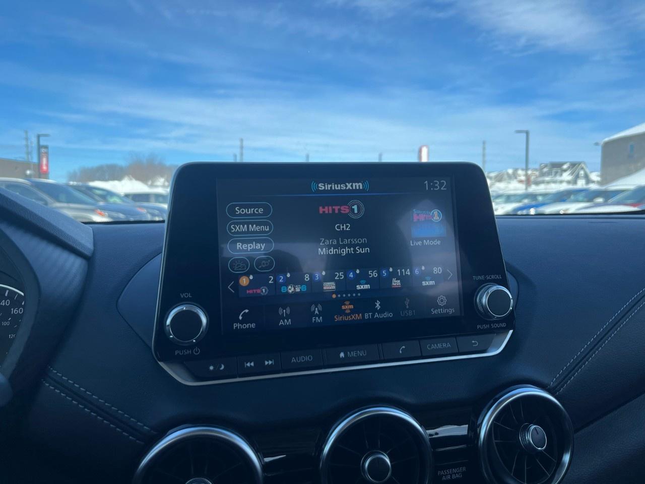 2025 Nissan Sentra SV CVT Photo