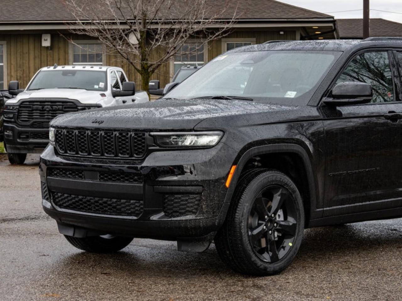 2025 Jeep Grand Cherokee L ALTITUDE Photo