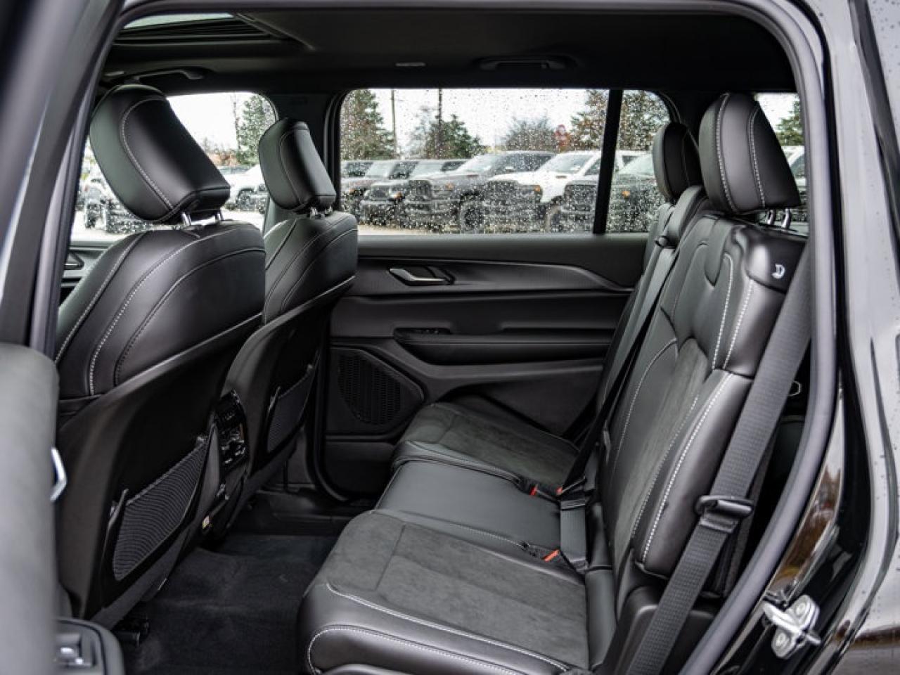 2025 Jeep Grand Cherokee L ALTITUDE Photo