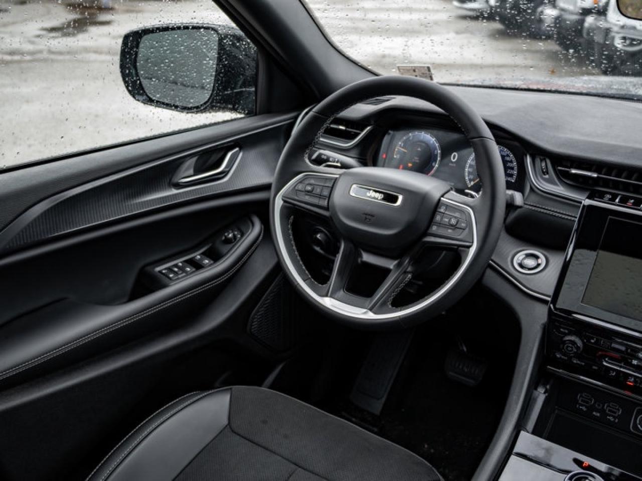 2025 Jeep Grand Cherokee L ALTITUDE Photo