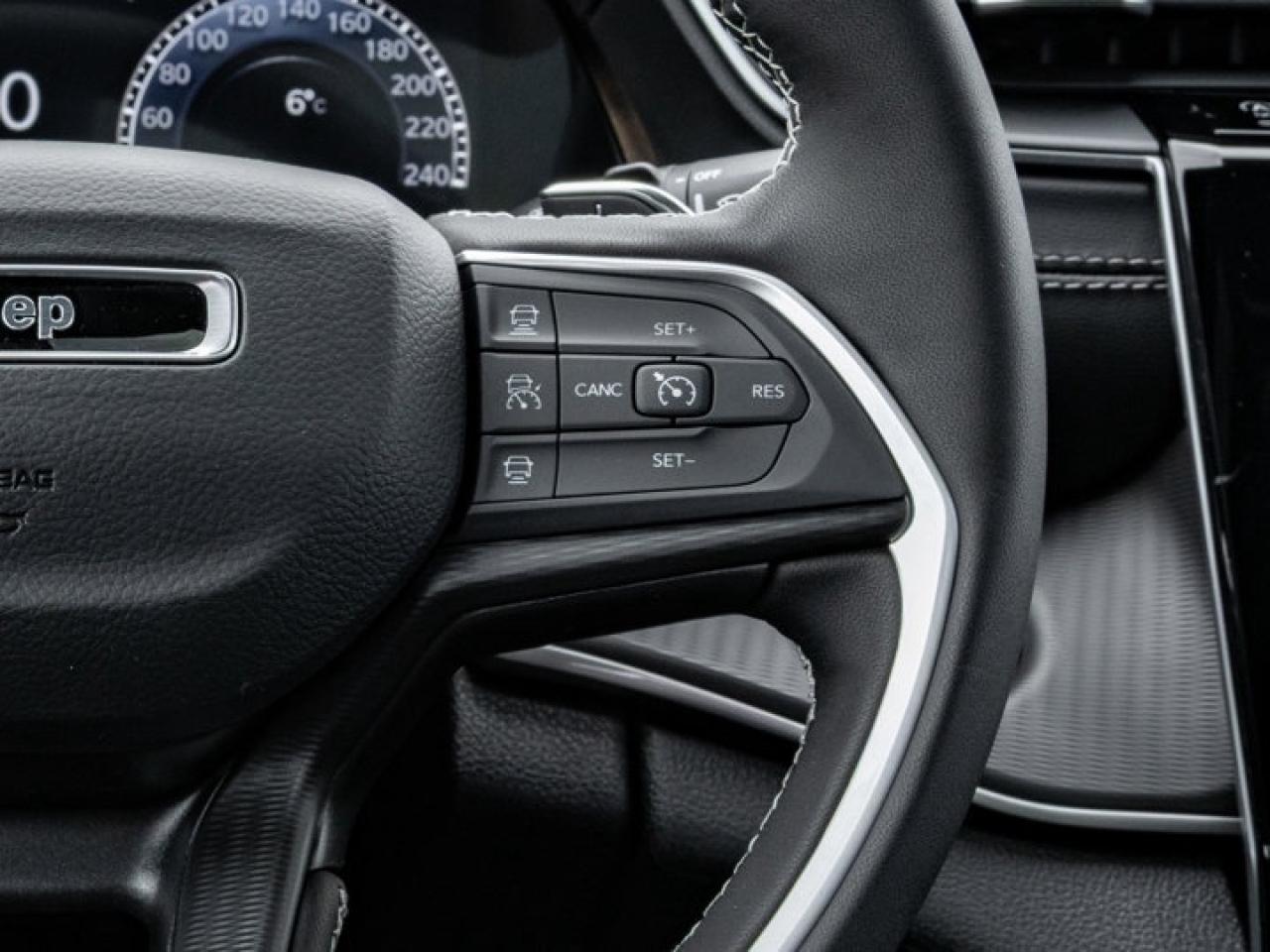 2025 Jeep Grand Cherokee L Altitude Photo