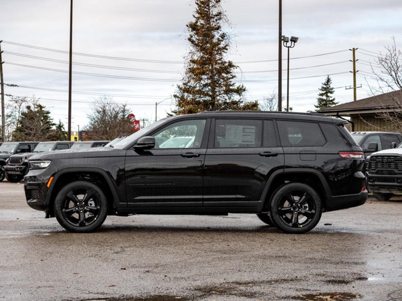 2025 Jeep Grand Cherokee L ALTITUDE Photo4