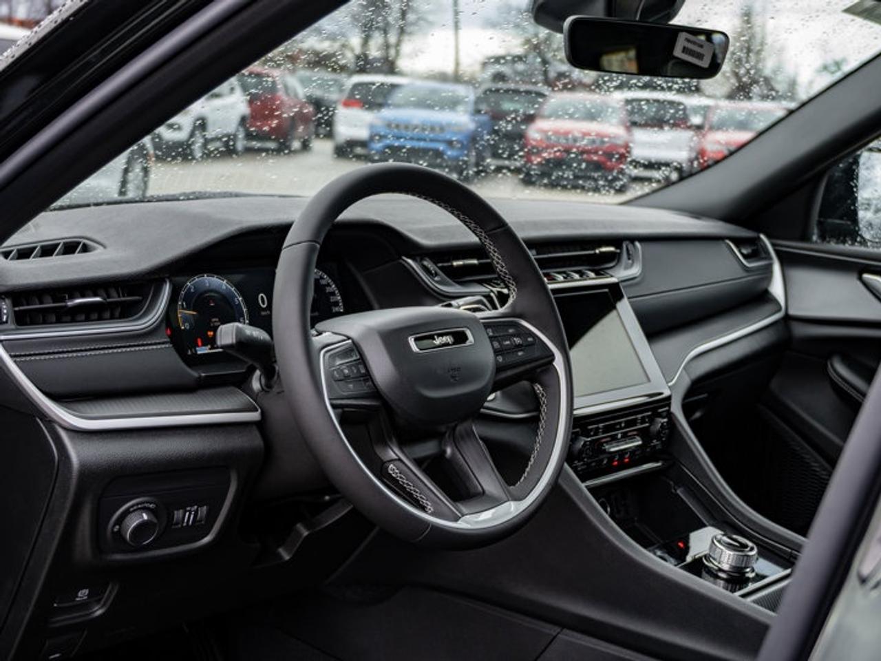 2025 Jeep Grand Cherokee L ALTITUDE Photo