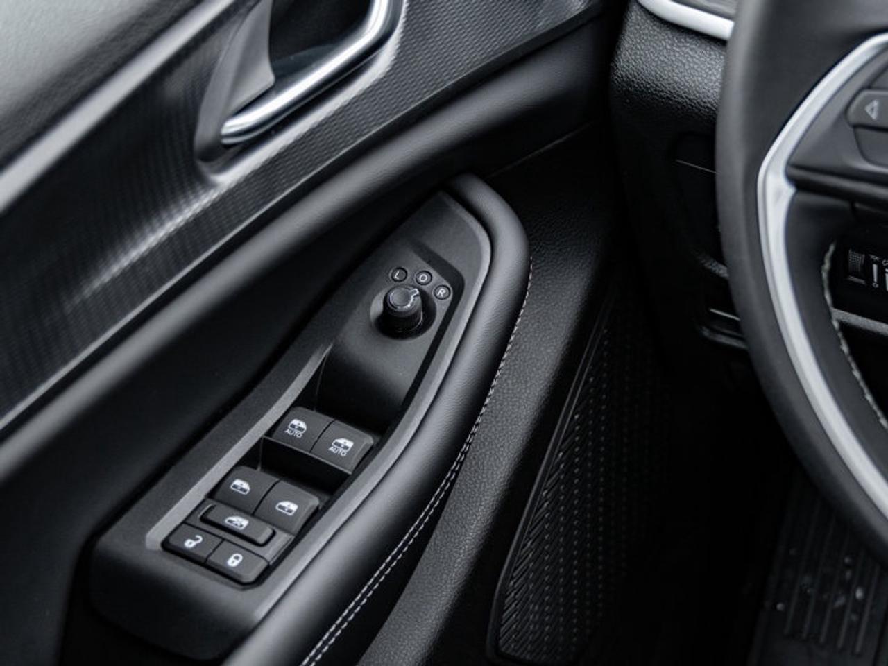 2025 Jeep Grand Cherokee L ALTITUDE Photo