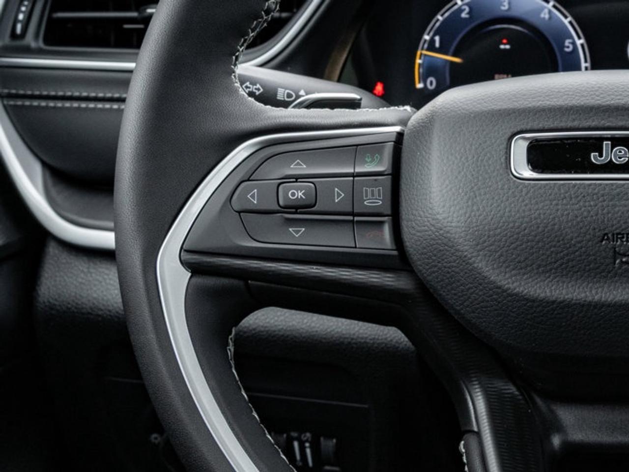 2025 Jeep Grand Cherokee L ALTITUDE Photo