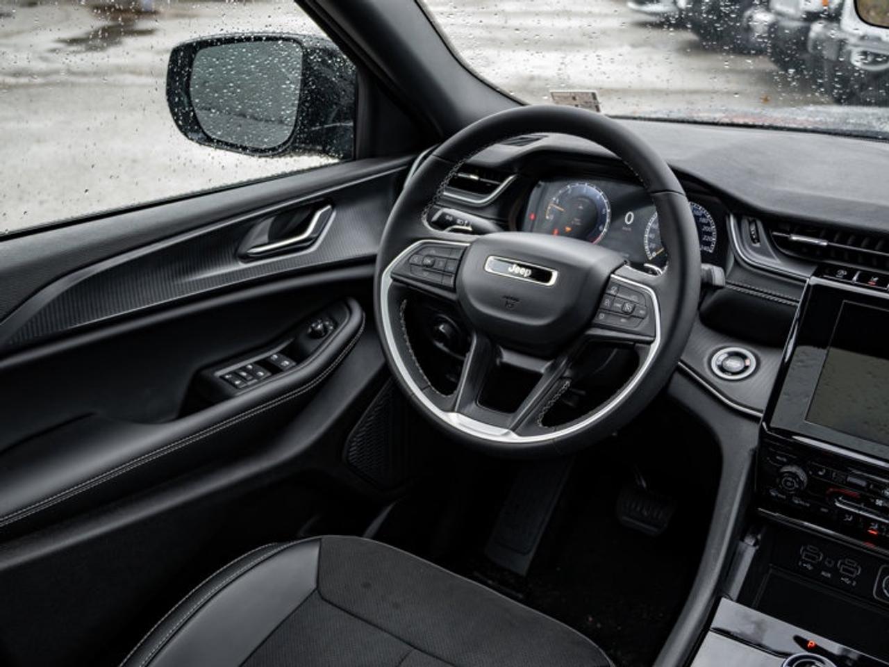 2025 Jeep Grand Cherokee L ALTITUDE Photo