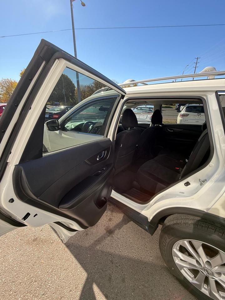2015 Nissan Rogue S Photo