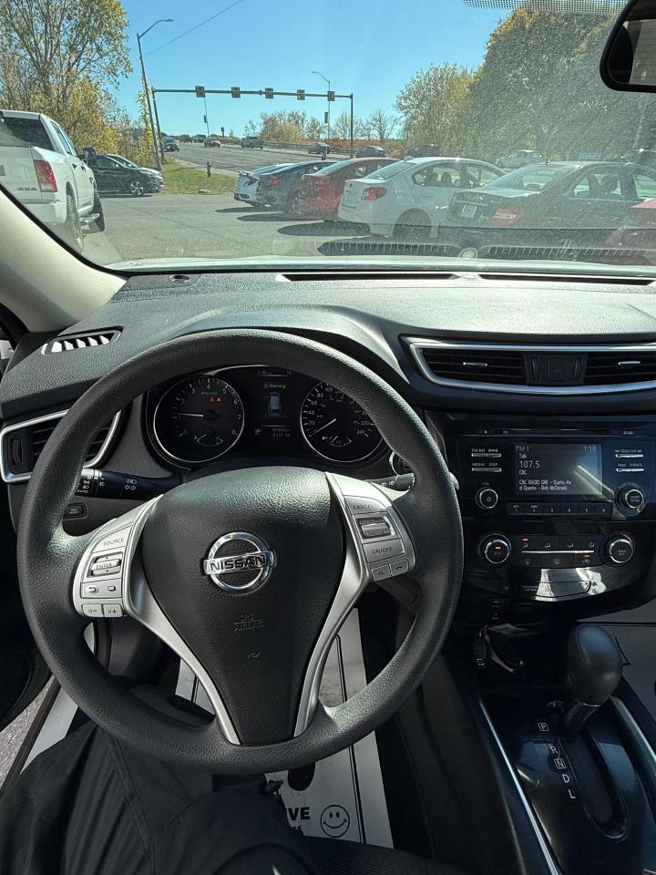 2015 Nissan Rogue S Photo