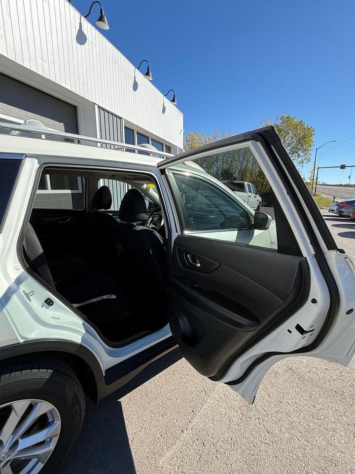 2015 Nissan Rogue S Photo