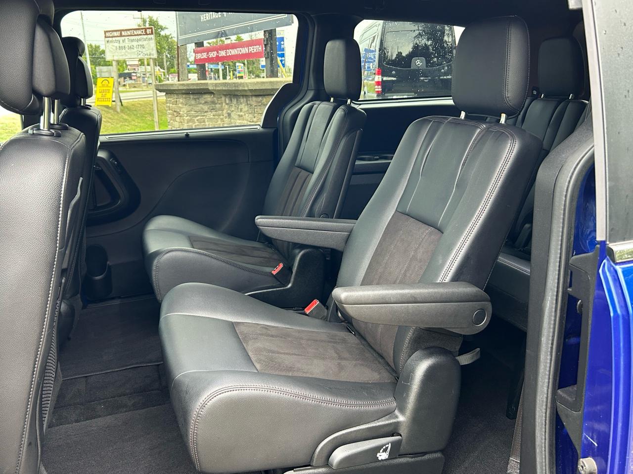 2020 Dodge Grand Caravan PREMIUM PLUS With only 40181 km - Photo #14